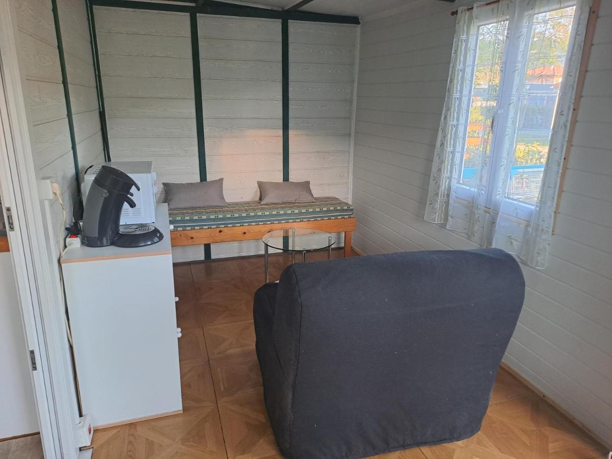 Chalet Pour 5 Personnes Equipe Sur Emplacement Privatif Dans Camping 4 Etoiles Appartenant Et Gere Par Un Particulier Hotel Foix Exterior foto