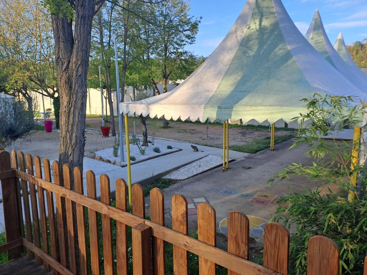 Chalet Pour 5 Personnes Equipe Sur Emplacement Privatif Dans Camping 4 Etoiles Appartenant Et Gere Par Un Particulier Hotel Foix Exterior foto