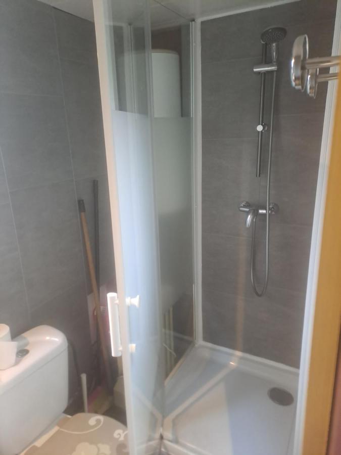 Chalet Pour 5 Personnes Equipe Sur Emplacement Privatif Dans Camping 4 Etoiles Appartenant Et Gere Par Un Particulier Hotel Foix Exterior foto