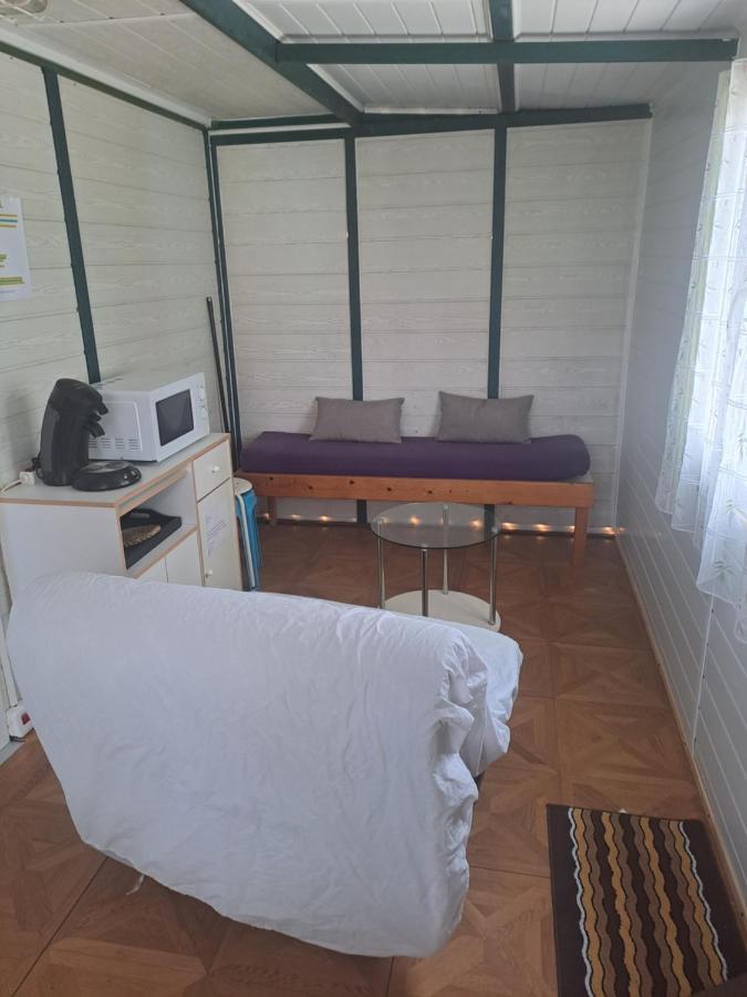 Chalet Pour 5 Personnes Equipe Sur Emplacement Privatif Dans Camping 4 Etoiles Appartenant Et Gere Par Un Particulier Hotel Foix Exterior foto